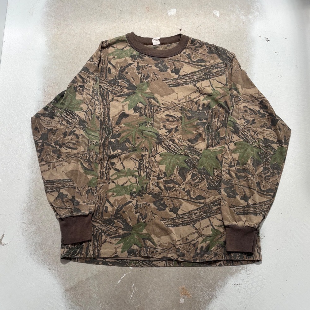 Vintage Realtree Camo Long Sleeve Pocket T-Shirt Mens Large Made in USA Hunting